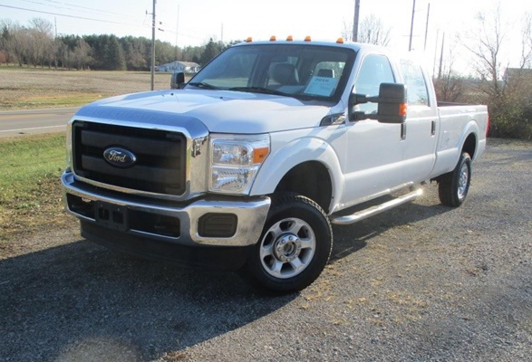 2016 White /Gray Ford F-250 SD (1FT7W2B60GE) with an 6.2 V8 engine, Auto transmission, located at 1725 US-68 N, Bellefontaine, OH, 43311, (937) 592-5466, 40.387783, -83.752388 - 2016 FORD F250 “SUPER DUTY” w/”APPEARANCE PKG” XL CREW CAB 4x4 6.2 V8, AUTO, White/Gray, AMFM/CD, Power Mirrors, Power Windows, Power Locks, Power Brakes, Power Steering w/tilt/cruise, Trailer Package w/bumper & bed hitch, Electric trailer brake, Bed Liner, Chrome Bumpers, Chrome Tube Steps - Photo #0